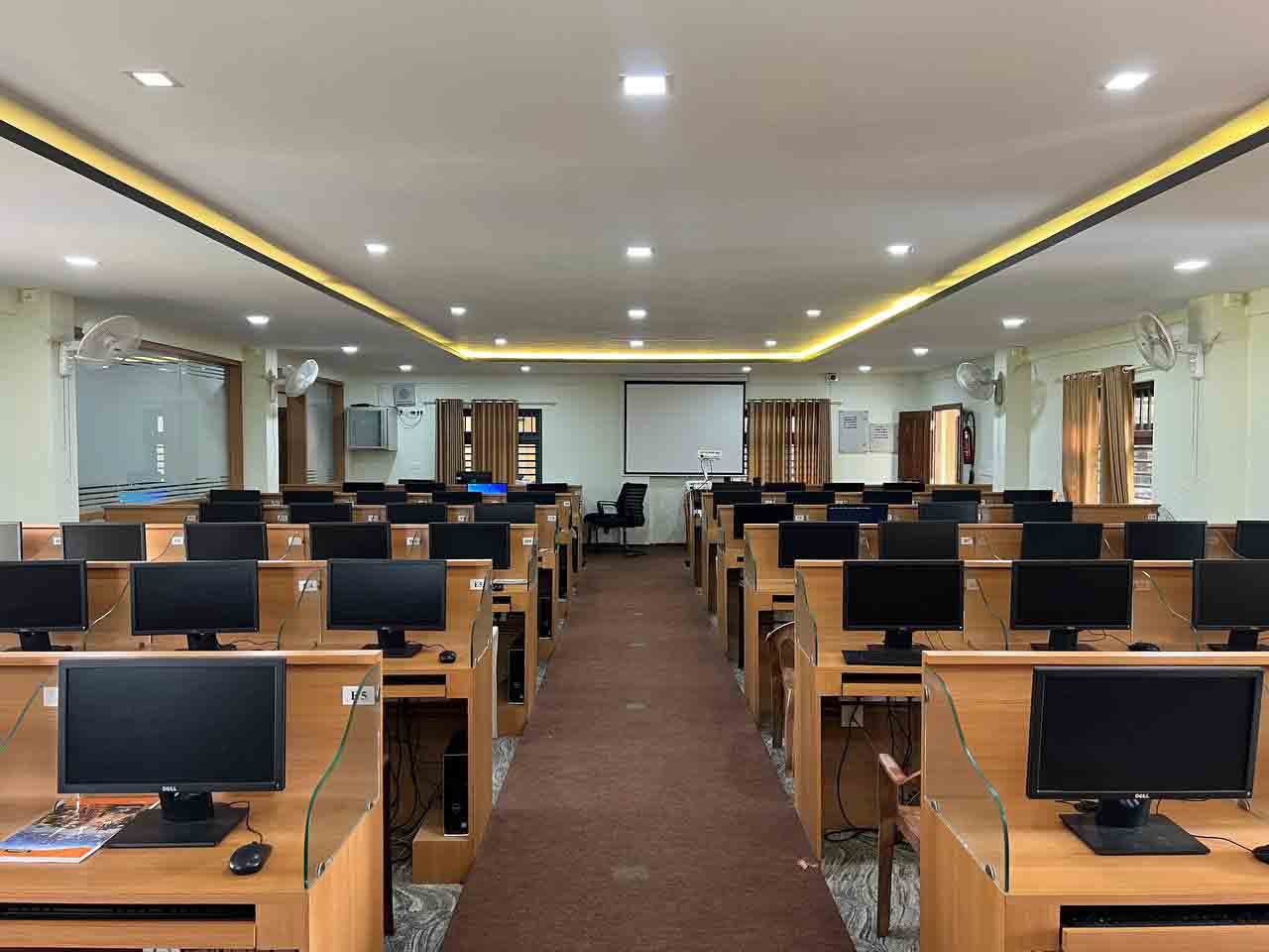 Computer Lab - Nilgiri College of Arts and Science
